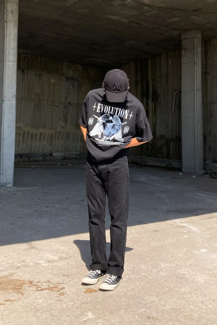 Evolution Statue Baskılı Siyah Oversize Tshirt