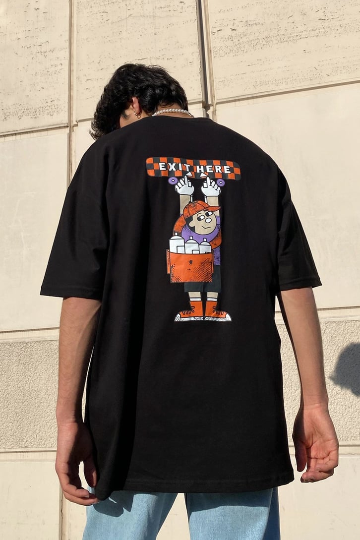 Exit Here Baskılı Siyah Oversize Tshirt