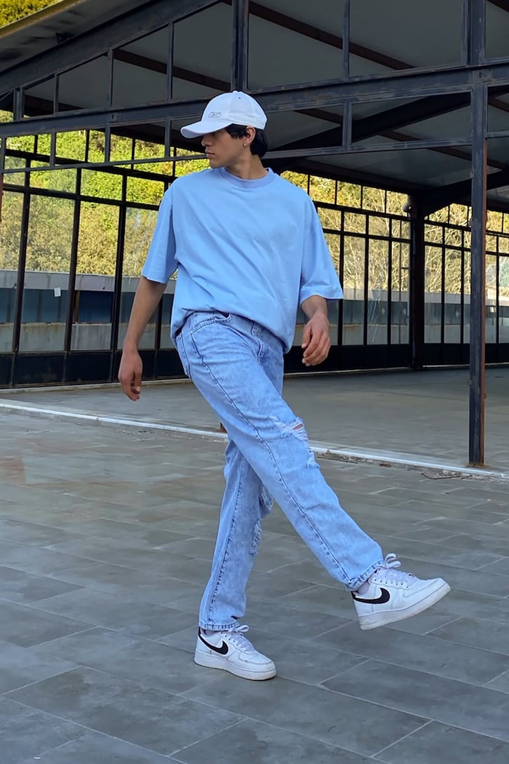 Extenden Yırtık Detaylı Mavi Regular Fit Jean