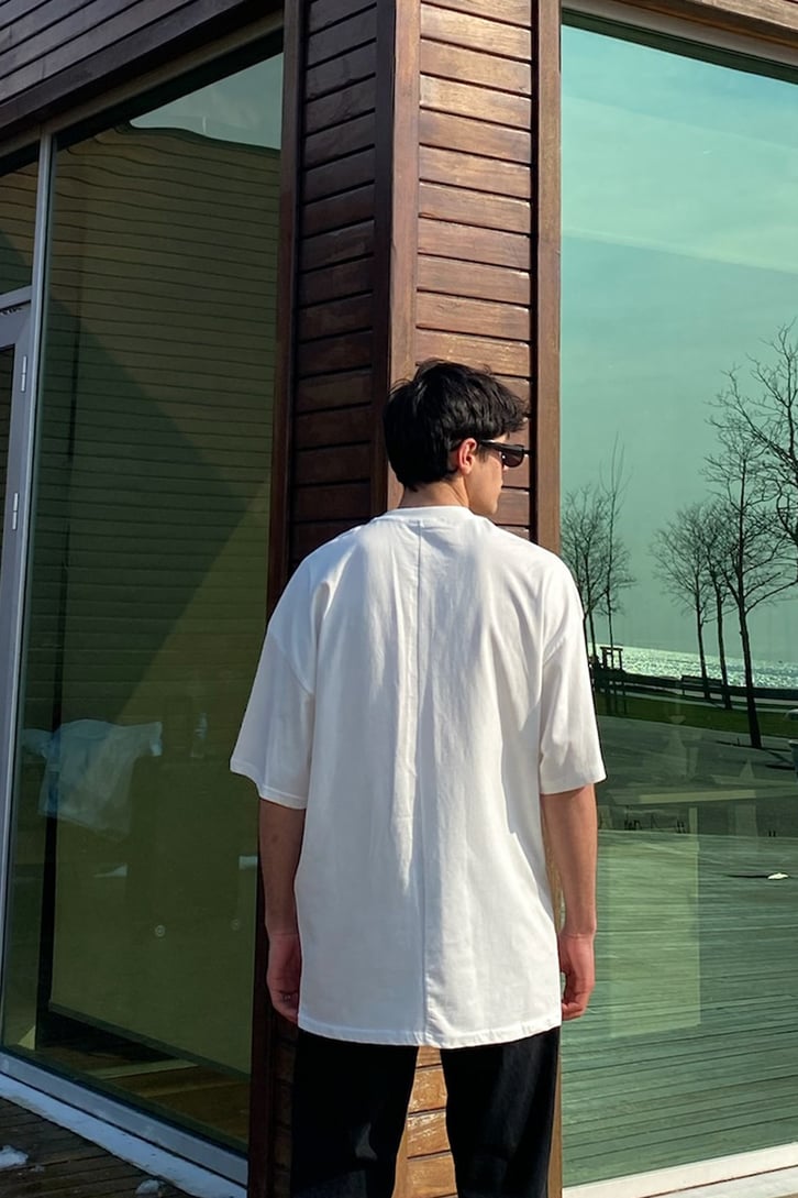 Fade to Black Oversize Beyaz Tshirt