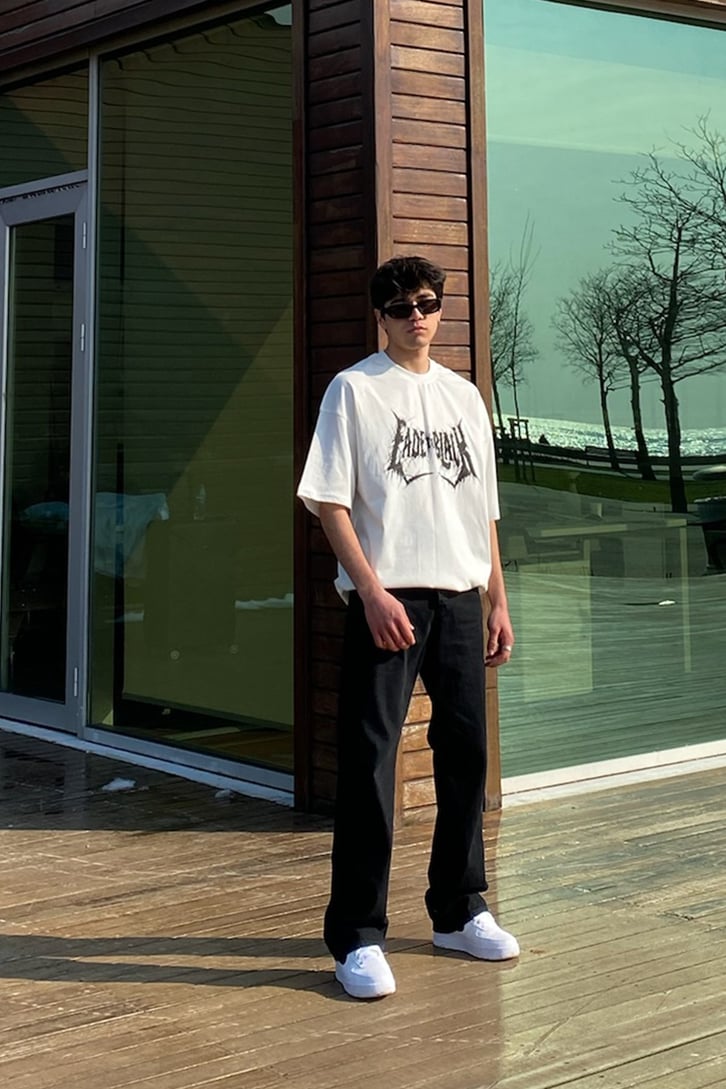 Fade to Black Oversize Beyaz Tshirt