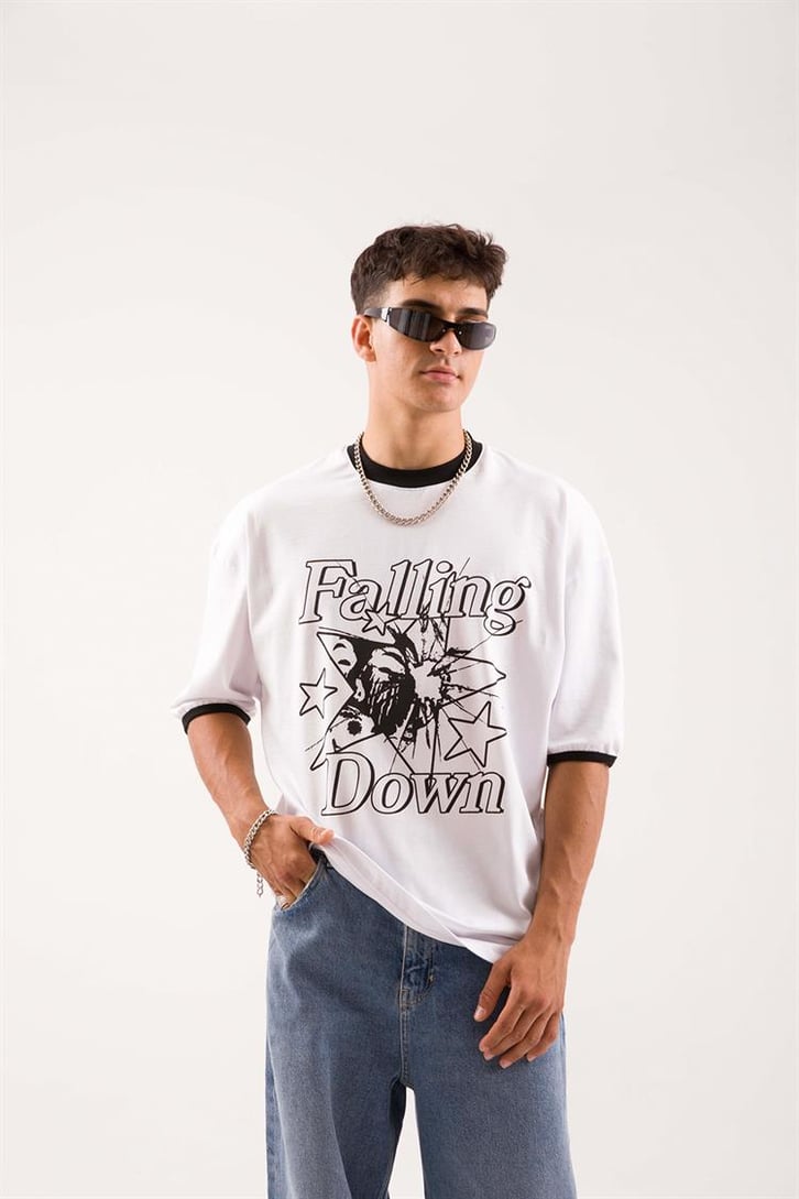Falling Down Baskılı Beyaz Oversize Tişört