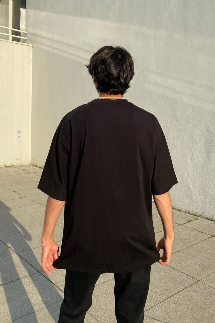 FC1 Origins Black Oversize Printed Tee