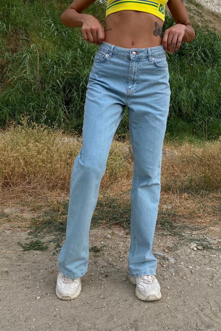 Fermuar Detaylı Buz Mavi Jean