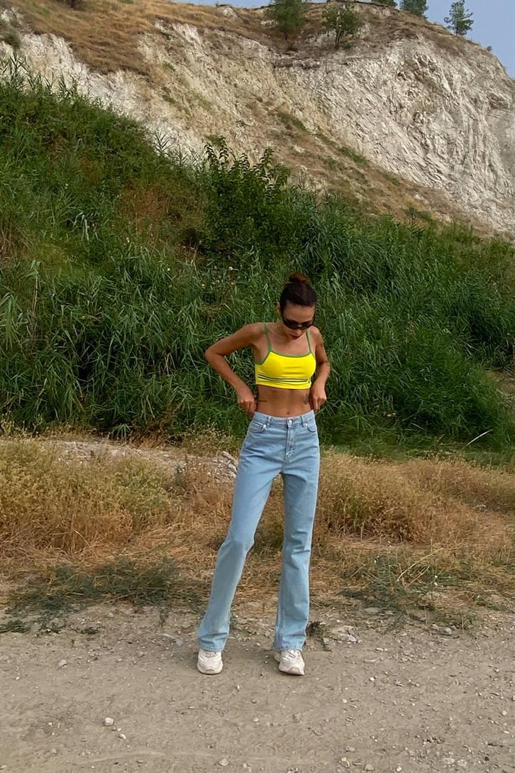 Fermuar Detaylı Buz Mavi Jean