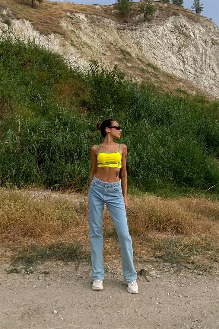 Fermuar Detaylı Buz Mavi Jean