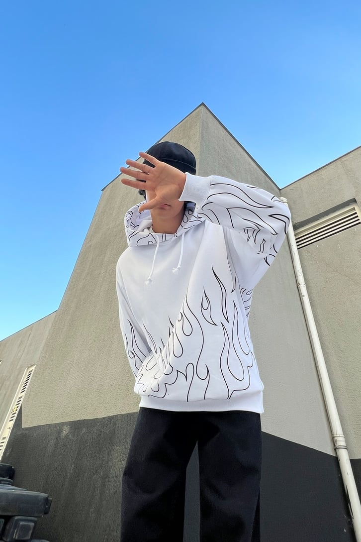 Flame Baskılı Beyaz Oversize Sweatshirt