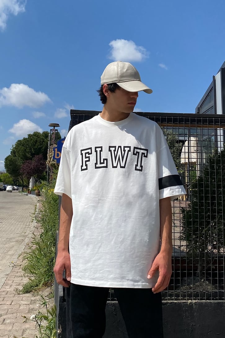 Flat White Baskılı Oversize Tshirt