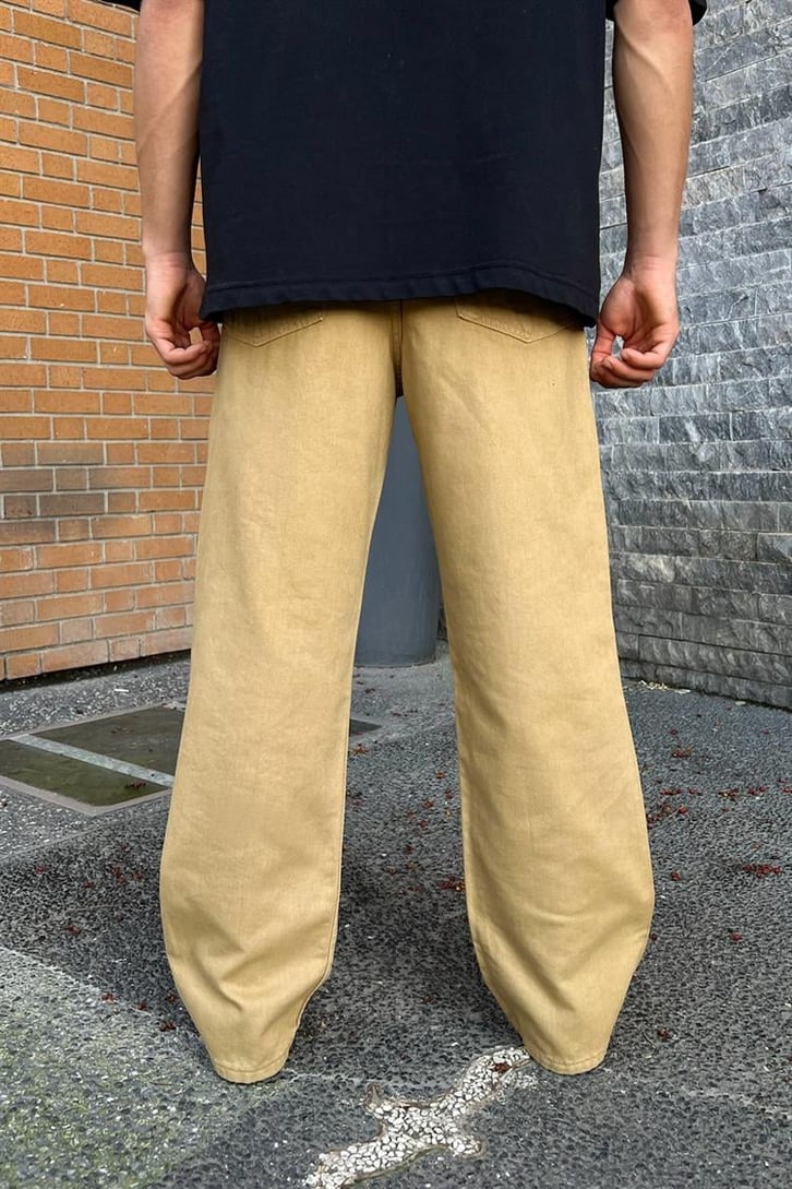 Flaw Atelier Basic Camel Baggy Jean