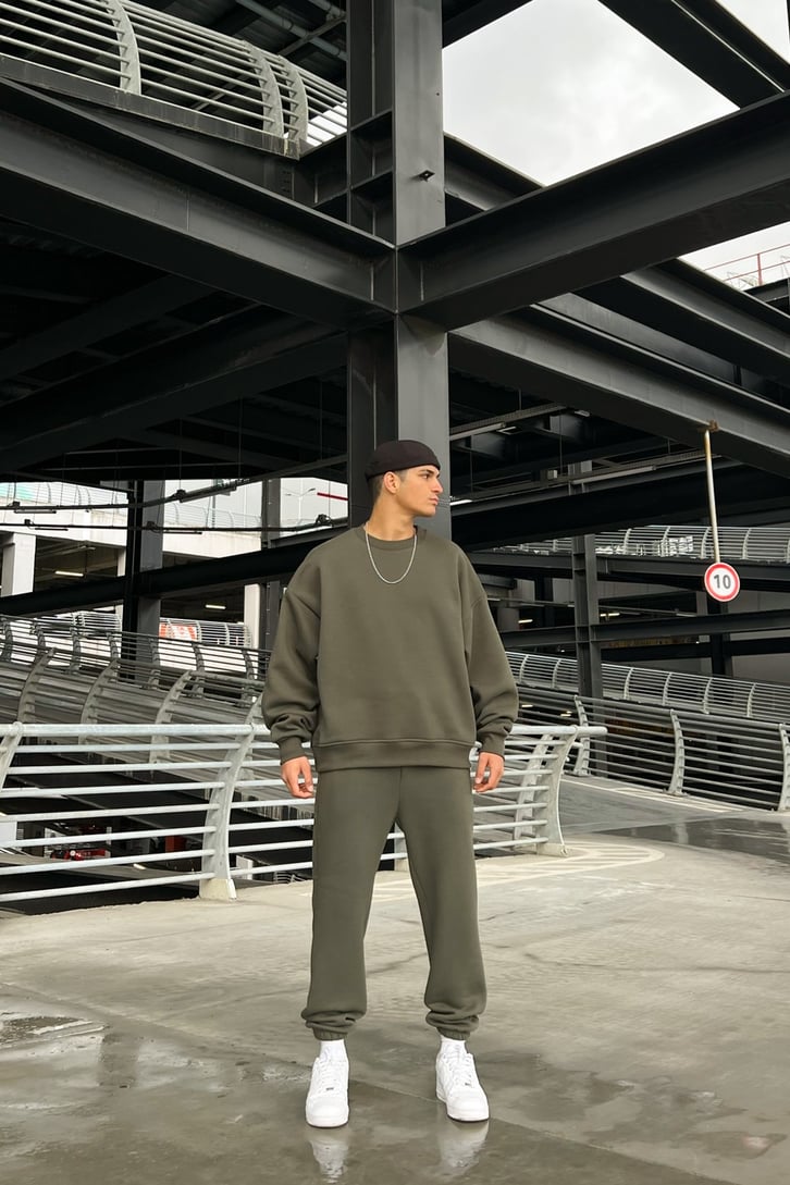 Flaw Atelier Basic Outfit Eşofman Takımı ve Beyaz Çorap