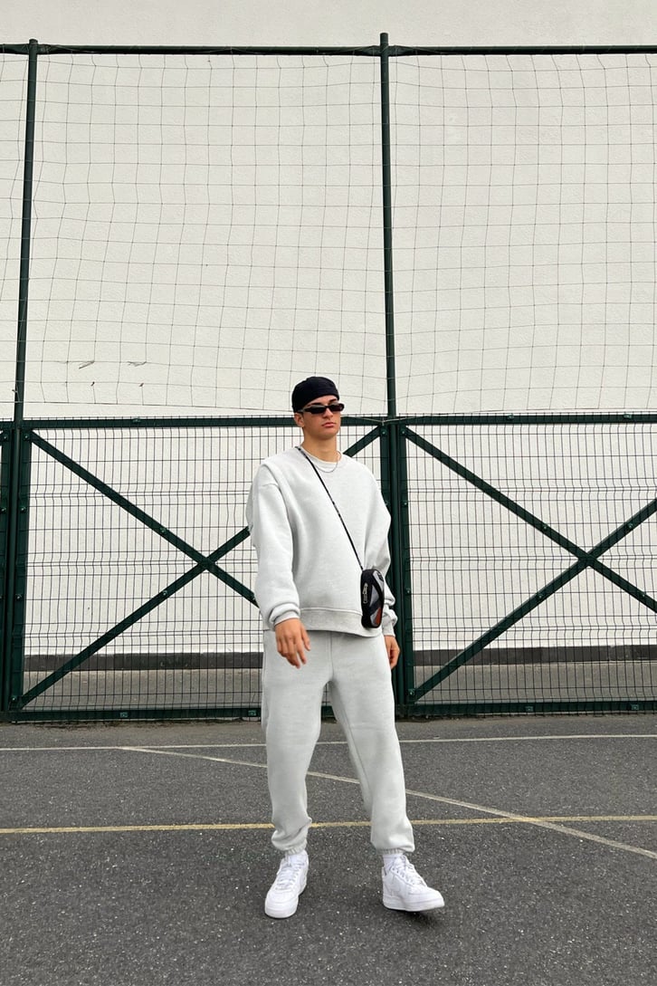 Flaw Atelier Basic Outfit Eşofman Takımı ve Beyaz Çorap