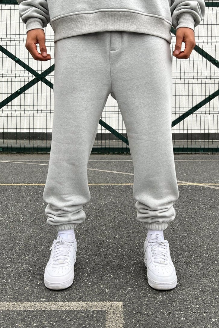 Flaw Atelier Basic Outfit Eşofman Takımı ve Beyaz Çorap