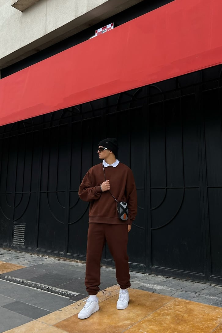 Flaw Atelier Basic Outfit Kahverengi Eşofman Takımı ve Beyaz Çorap