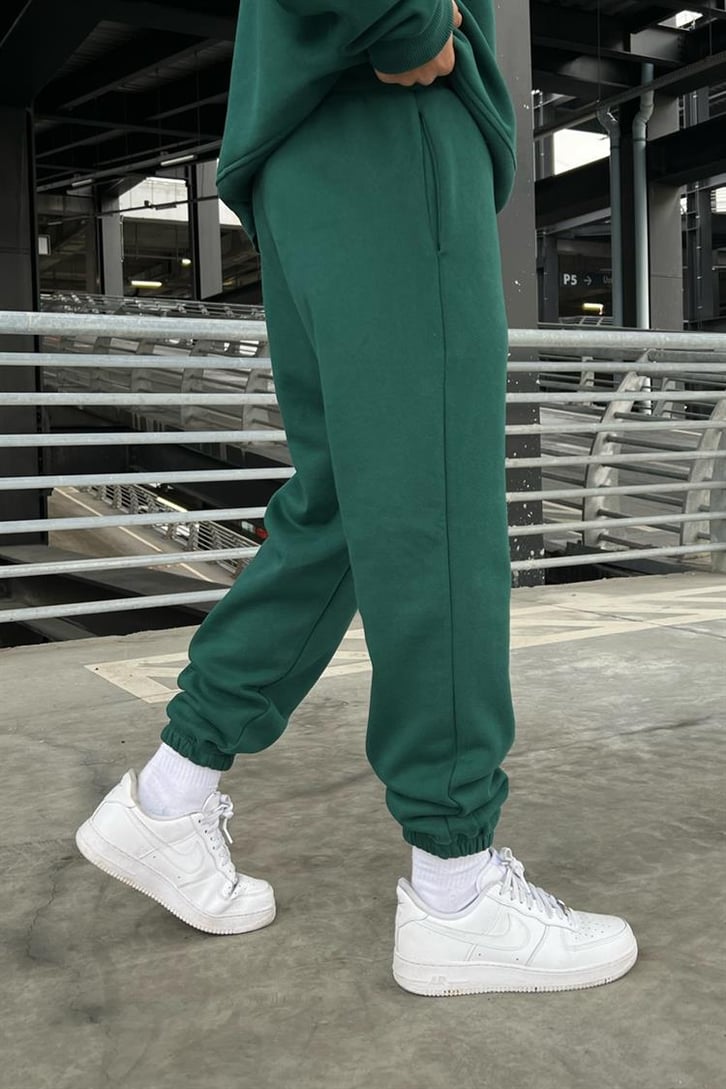 Flaw Atelier Basic Outfit Yeşil İçi Pamuklu Eşofman Takımı ve Beyaz Çorap