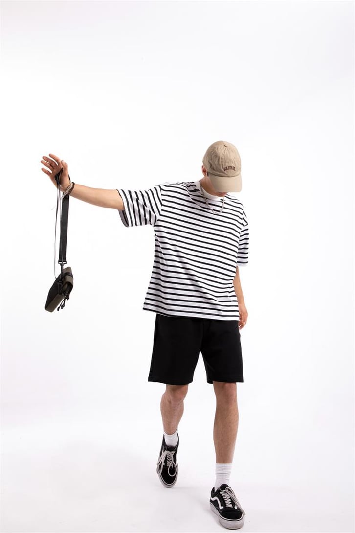 Flaw Atelier Basic Siyah Çizgili Beyaz Oversize Tshirt