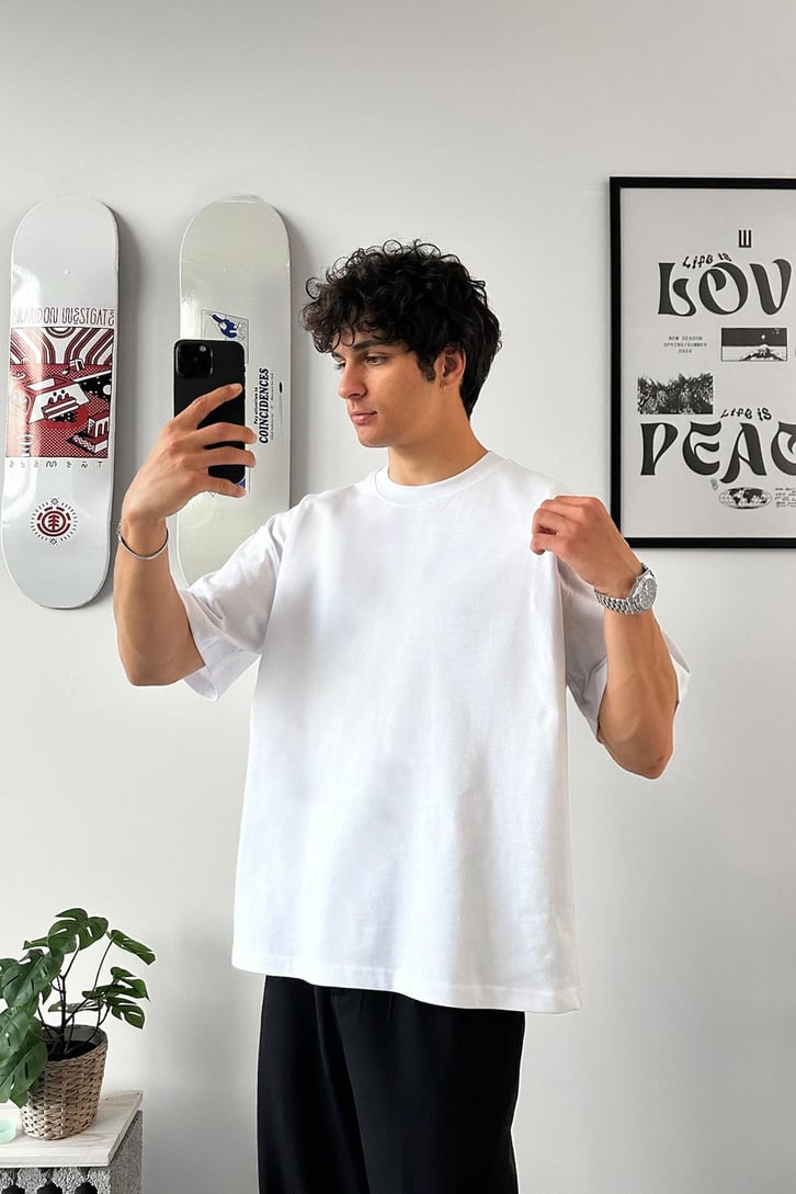 Flaw Atelier Beyaz Oversize Tişört