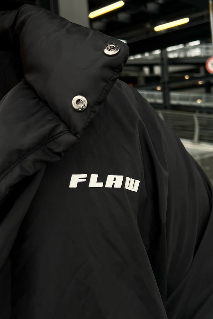 Flaw Atelier Dik Yaka Siyah Puffer Mont