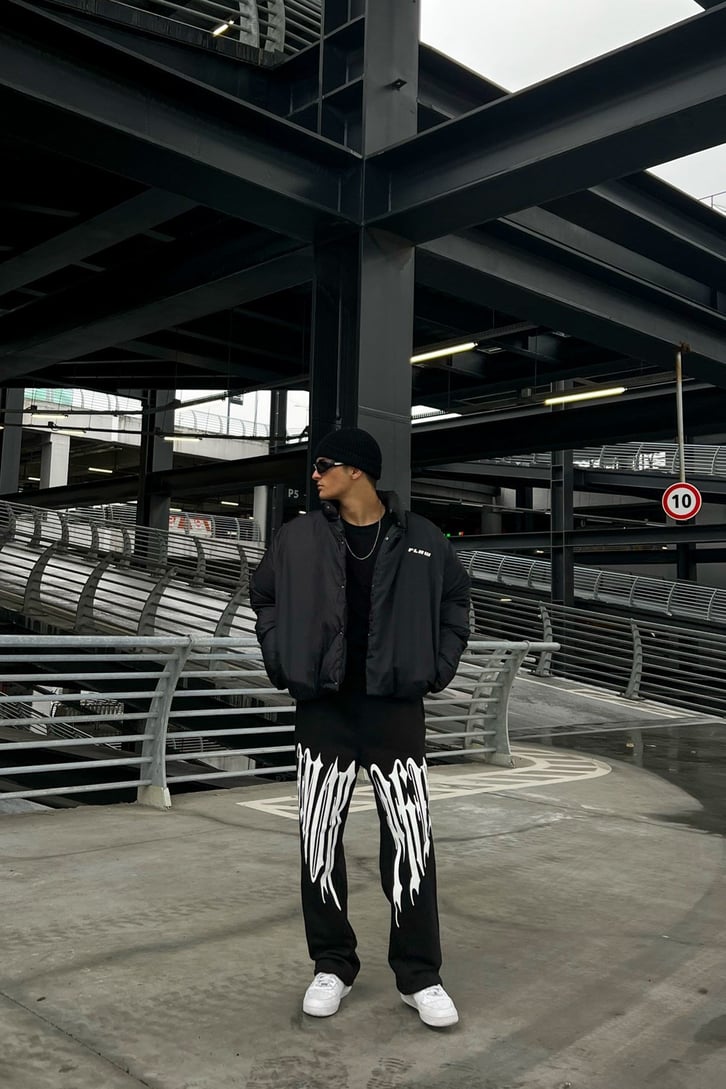 Flaw Atelier Dik Yaka Siyah Puffer Mont