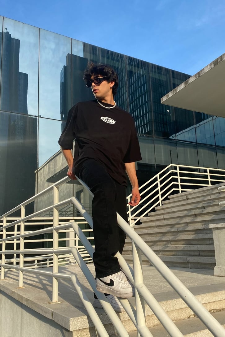 Flaw Atelier Fashion Line Black Oversize Printed Tee