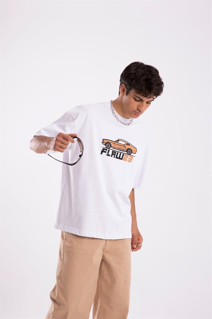 Flaw Atelier Flaw 23 Retro Car Printed Beyaz Oversize Tshirt