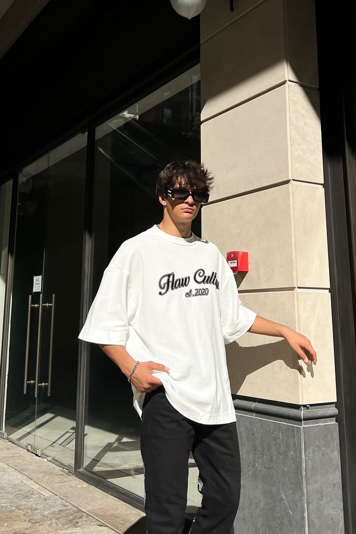 Flaw Atelier Flaw Culture Nakışlı White Oversize Tee