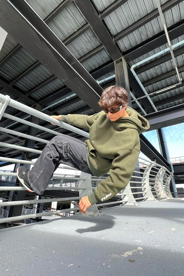 Flaw Atelier Flaw Kol Nakışlı Koyu Haki Oversize Hoodie