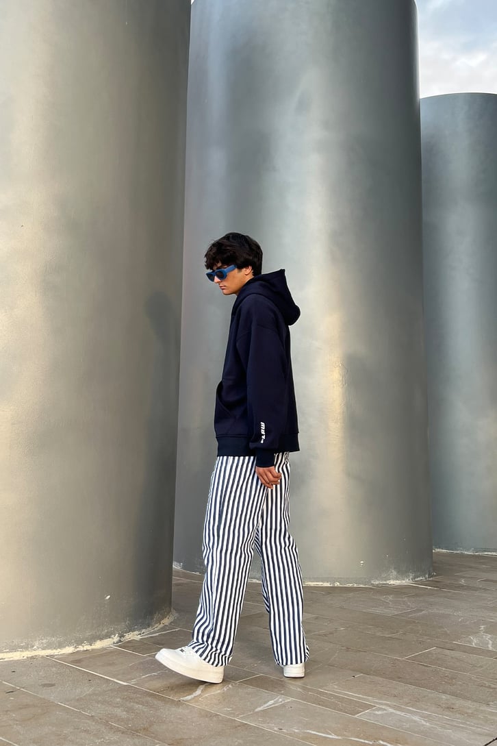 Flaw Atelier Flaw Kol Nakışlı Lacivert Oversize Sweatshirt