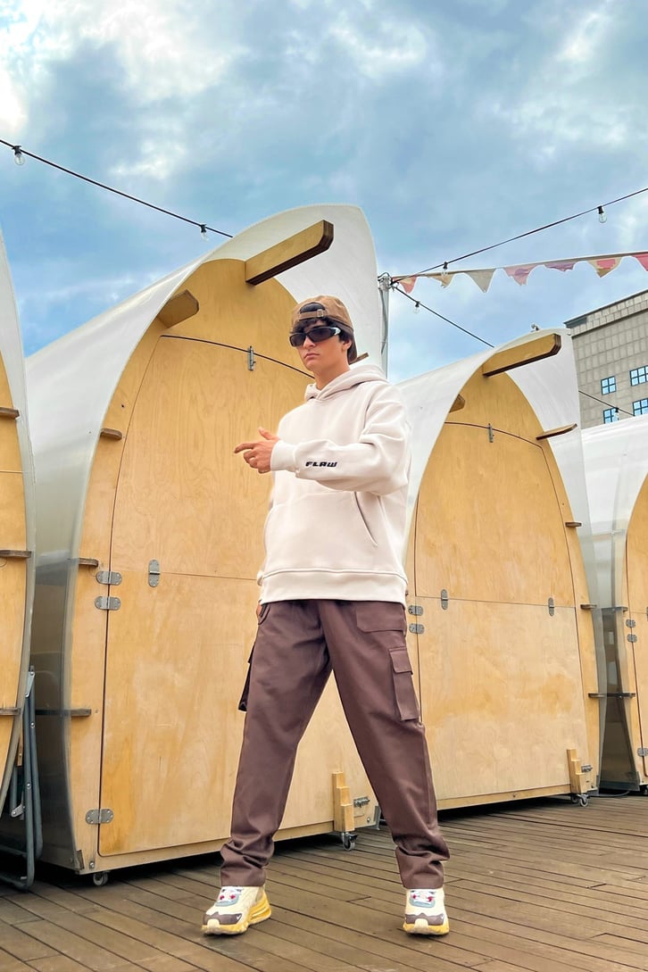 Flaw Atelier Flaw Kol Nakışlı Oversize Sweatshir