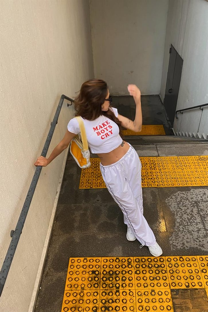 Flaw Atelier Make Boys Cry Baskılı Beyaz Crop