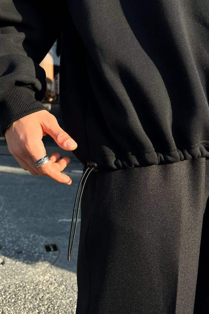 Flaw Atelier Nakışlı Bel Lastkli Siyah Oversize Sweatshirt