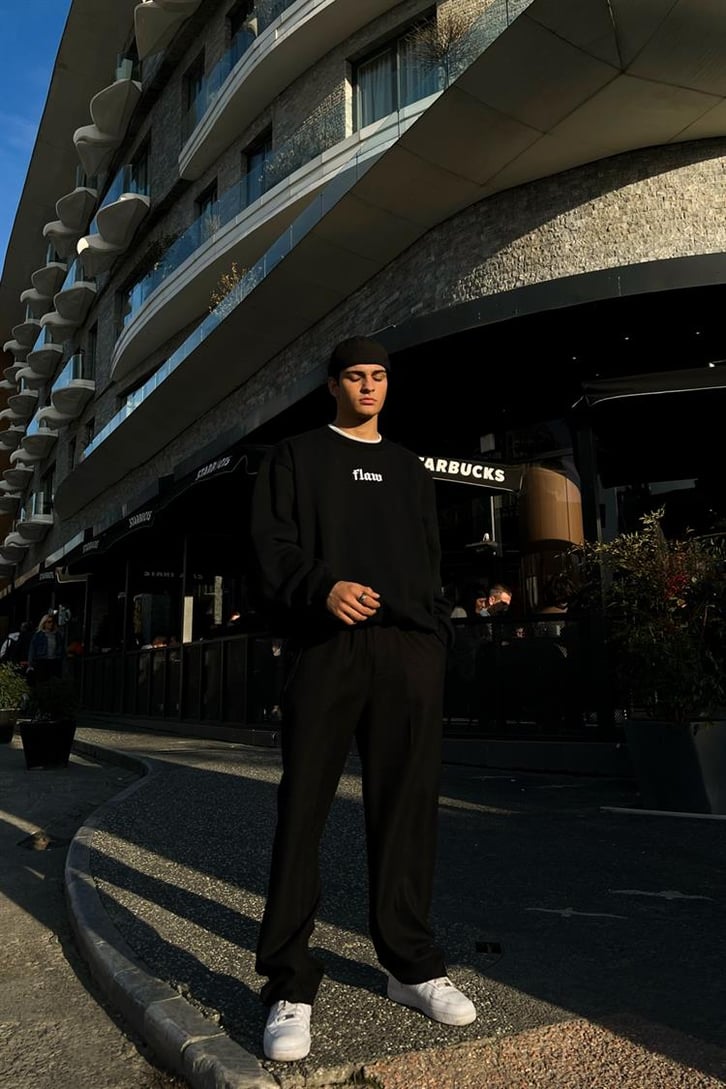 Flaw Atelier Nakışlı Bel Lastkli Siyah Oversize Sweatshirt