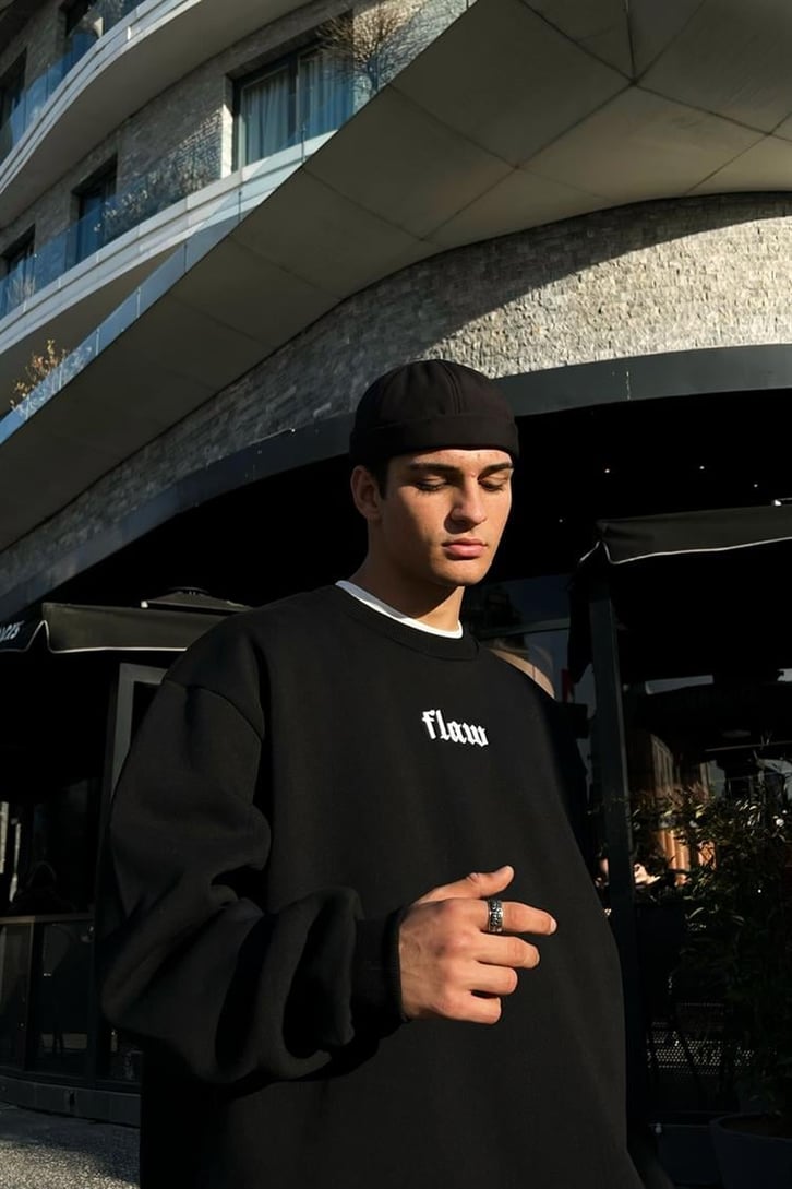 Flaw Atelier Nakışlı Bel Lastkli Siyah Oversize Sweatshirt