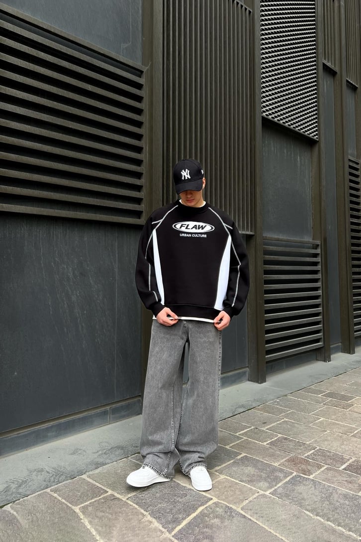 Flaw Atelier Nakışlı Siyah Bisiklet Yaka Sweatshirt