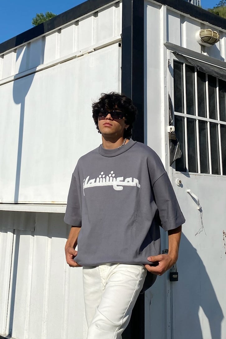 Flaw Atelier Reverse Collar Dark Grey Oversize Arabic Tee