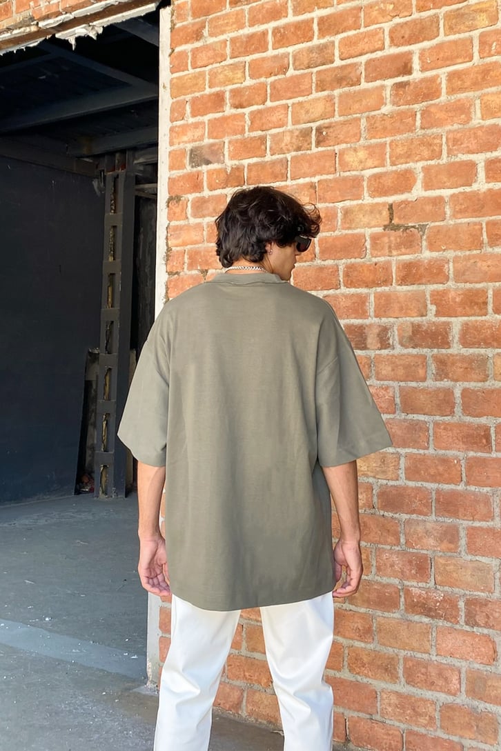 Flaw Atelier Reverse Collar Khaki Oversize Arabic Tee