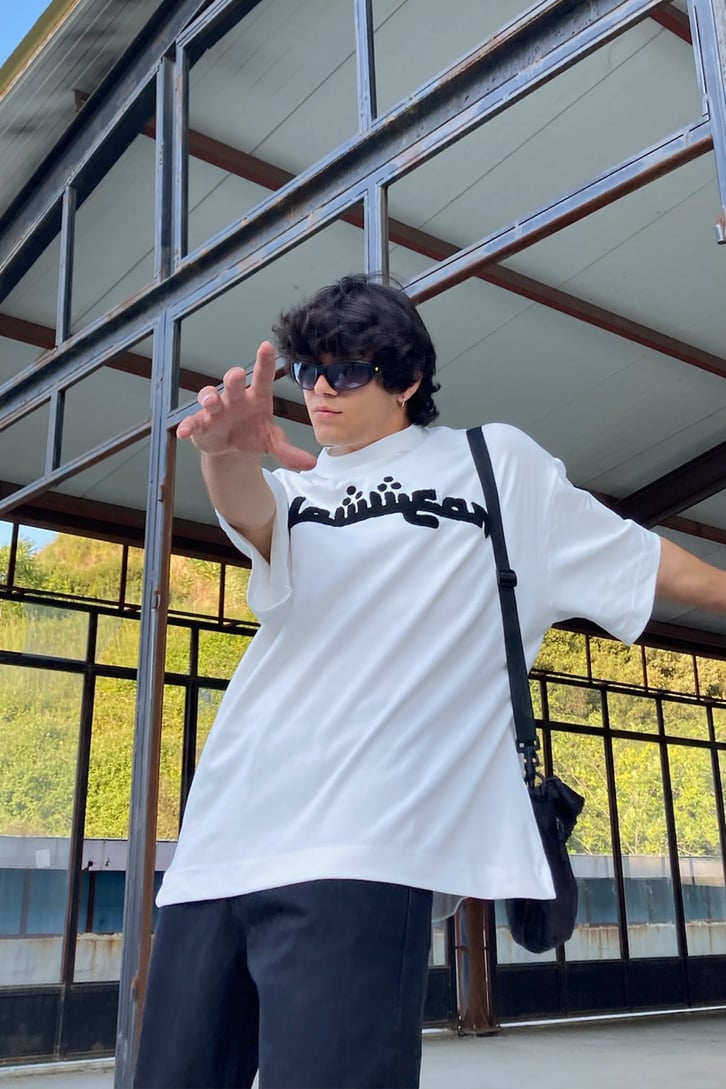 Flaw Atelier Reverse Collar White Oversize Arabic Tee