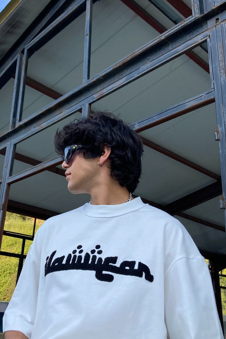 Flaw Atelier Reverse Collar White Oversize Arabic Tee