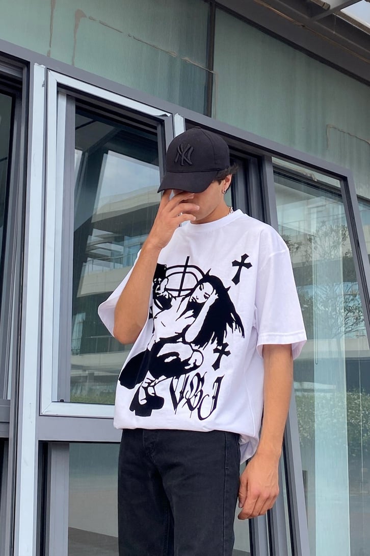 Flaw Atelier Shooter Baskılı Oversize Beyaz Tshirt