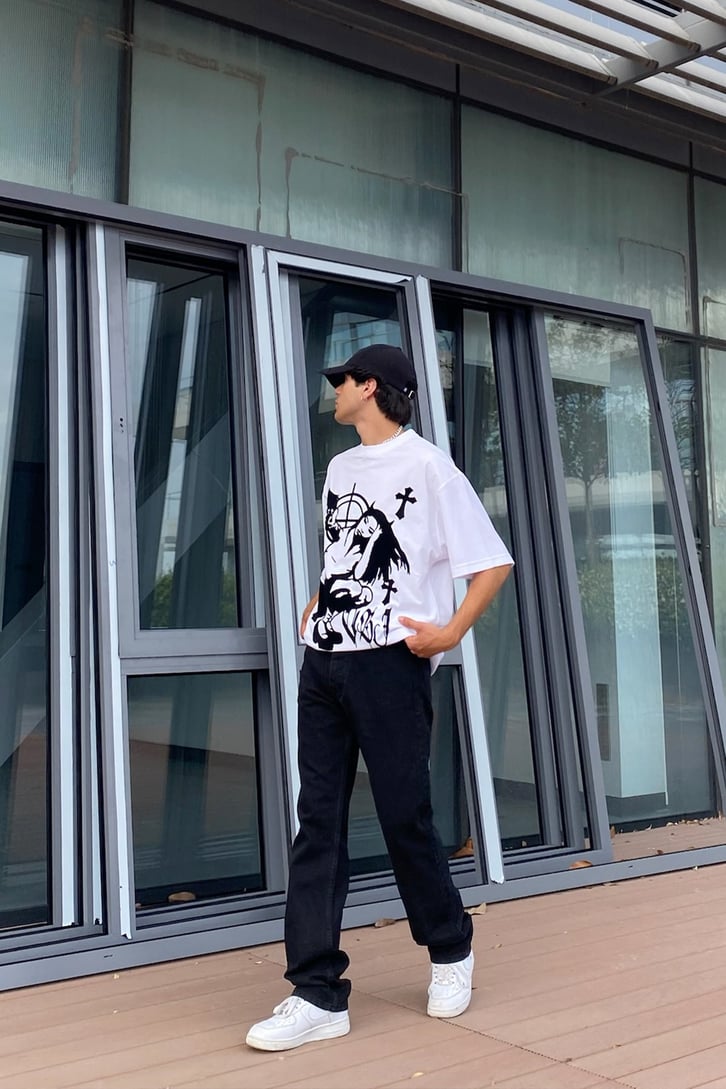 Flaw Atelier Shooter Baskılı Oversize Beyaz Tshirt