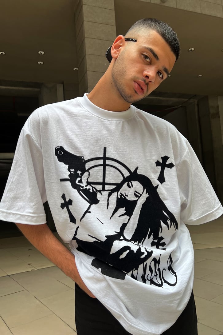 Flaw Atelier Shooter Baskılı Oversize Beyaz Tshirt
