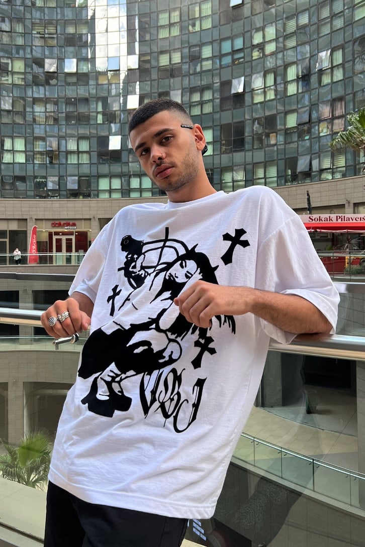 Flaw Atelier Shooter Baskılı Oversize Beyaz Tshirt