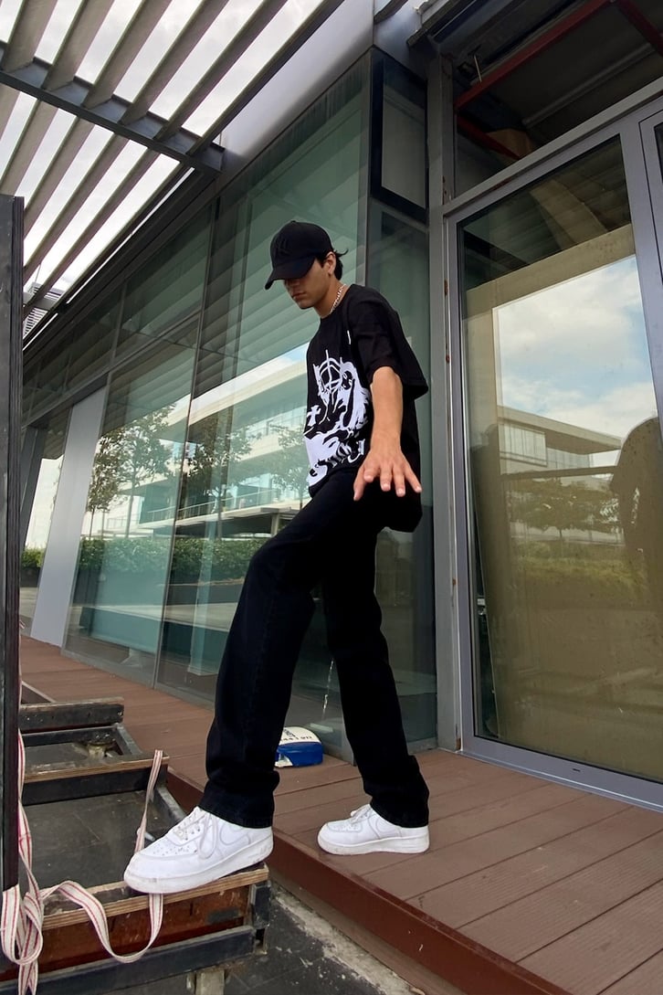 Flaw Atelier Shooter Baskılı Oversize Beyaz Tshirt