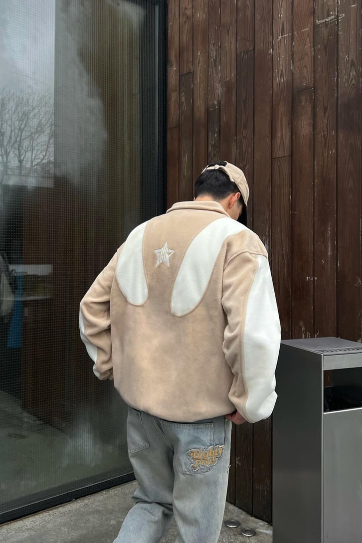 Flaw Atelier Sırt Patch Flaw Nakışlı Bej Polar Ceket