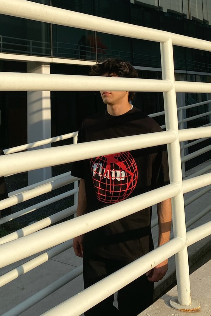 Flaw Atelier Venom Black Oversize Printed Tee