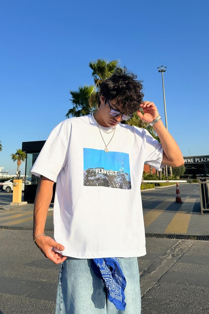 Flaw in Hollywood Baskılı Oversize Tişört
