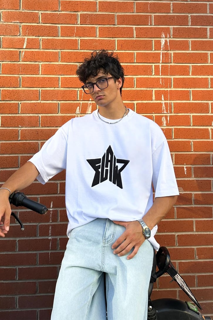 Flaw Star Aplike Nakışlı Oversize Tişört