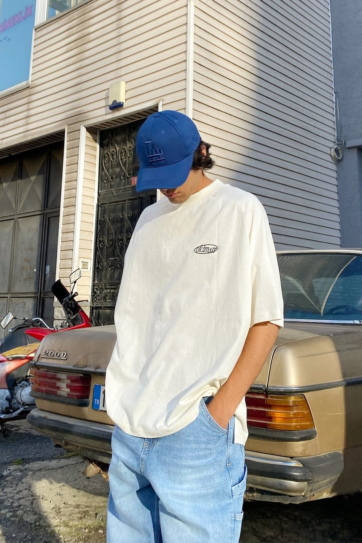 Flower Sırt Baskılı Krem Oversize Tshirt