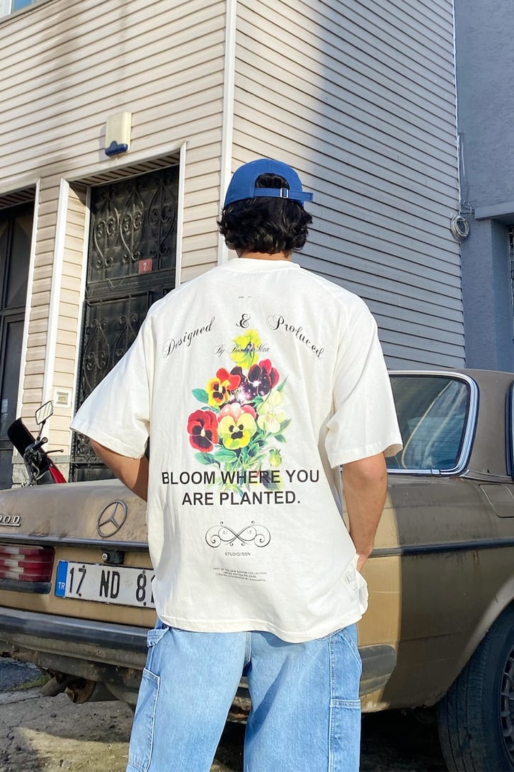 Flower Sırt Baskılı Krem Oversize Tshirt