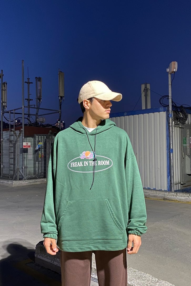 FREAK BASKILI OVERSIZE HOODIE