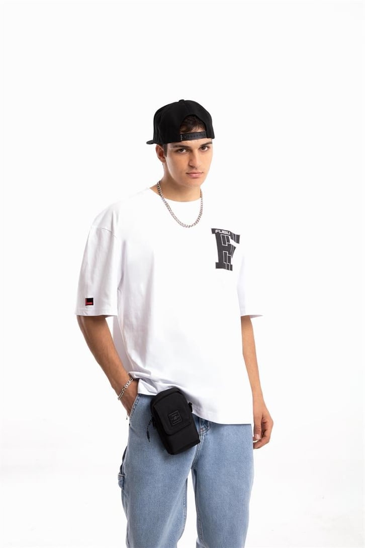 Fubu Baskılı Beyaz Oversize Tişört